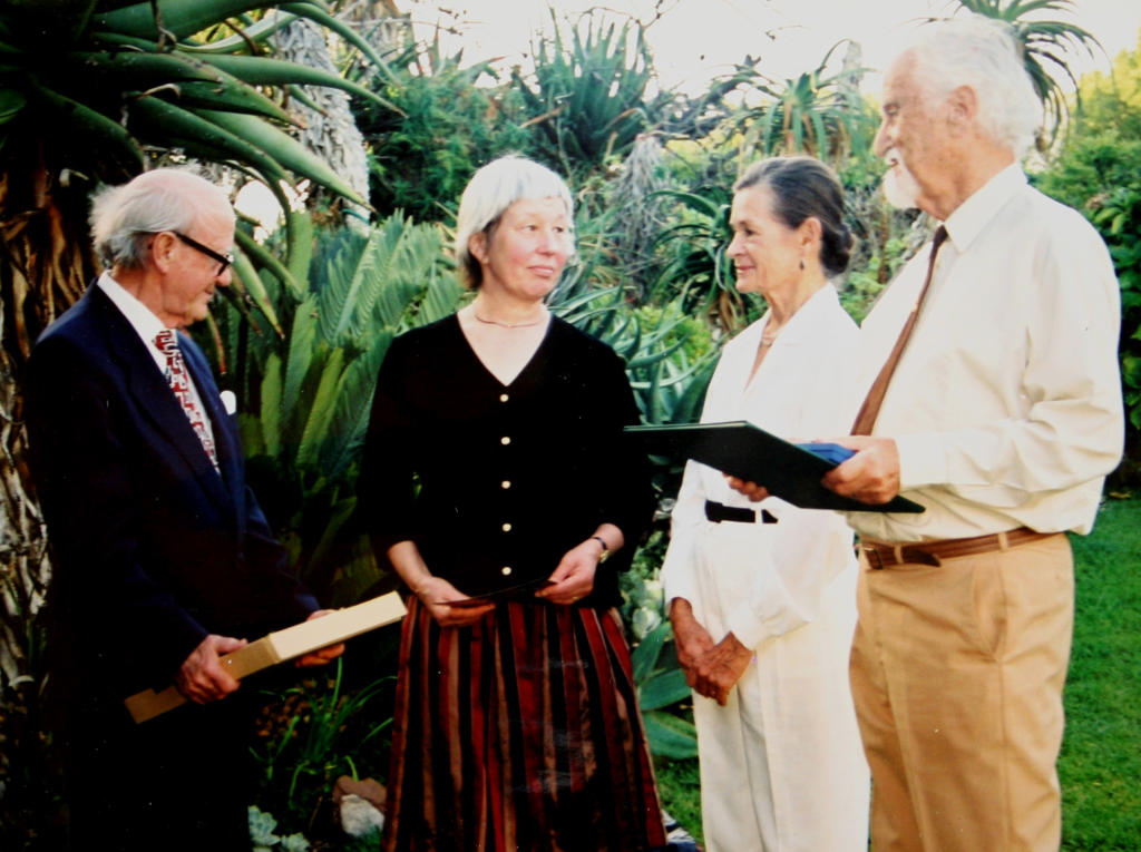 Jalmar receives the Large Linnaeus Silver Medal (2000) of the Royal Swedish Academy of Sciences from Per Brink - with Carita Brink & Ione. Photo by Bjorn Rudner