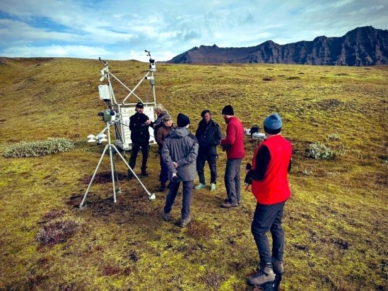 THE FIELD STATION SOLANDER’S EYE | Breiðamerkurjökull | The Glacier Lagoon, Iceland.  |  New studies are added to the Solander’s Eye. Three Americans at the University of Iceland are using data from the Field Station — an interesting visit and meeting with The IK Foundations participants.