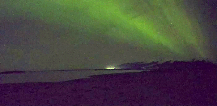 THE FIELD STATION SOLANDER’S EYE | Breiðamerkurjökull | The Glacier Lagoon, Iceland.  |  After a few powerful rainy days, the landscape around the Field Station during the night has been embedded in the colours of the Northern Lights, followed by a day with an almost cloudless blue sky.