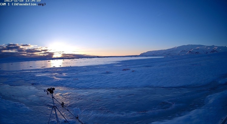 THE FIELD STATION SOLANDER’S EYE | Breiðamerkurjökull | Vatnajøkull National Park | The Glacier Lagoon, Iceland.  |  RIGHT NOW: A blue and icy world…