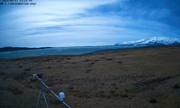 THE FIELD STATION SOLANDER’S EYE | Breiðamerkurjökull | Vatnajøkull National Park | The Glacier Lagoon, Iceland.
Nature’s impressive dynamics during a night in the interior of the lagoon were documented by the autonomous Field Station.
LIVE > www.ikfoundation.org/fieldstat…