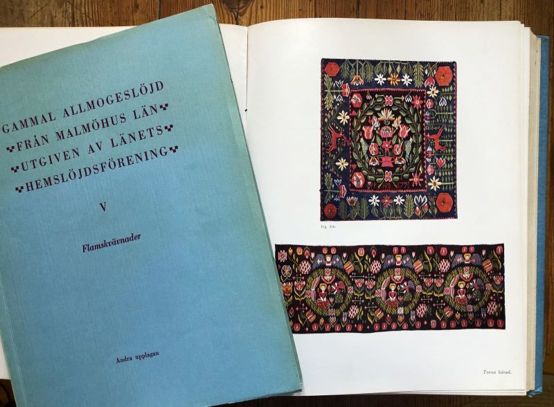 The publishing work “Gammal Allmogeslöjd” – in eight folio-sized instalments – is a unique record and visual documentation of the traditional art of woven and embroidered household textiles by rural communities in the western parts of Skåne province, Malmöhuslän/Malmö county. (Private ownership). Photo: Viveka Hansen, The IK Foundation.