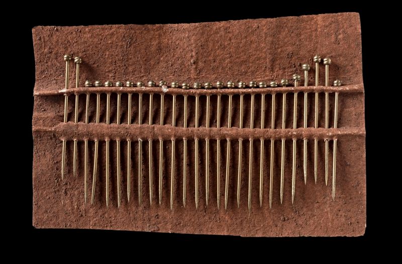 This is one of several preserved sample pages of brass pins, once part of Anders Berch’s collection. (Courtesy: The Nordic Museum, Stockholm. NM.0017648B:493. DigitaltMuseum).