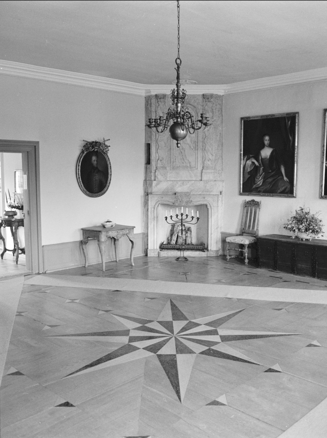  The 1758 Inventory listed seventeen fire places at Christinhof manor house, eight iron/tiled stoves and one tiled stove. Some of these original sources of heat were finely worked in stone and still remain intact. For example this corner located model in the Hall on the first floor, which was already listed in a document of 1741: ’One fire place of cut stone from Gotland and ornamentation of Roman order and wind damper with a handle…’ (Quote from: Mannerstråle, p. 13). Photo: The IK Foundation, London.