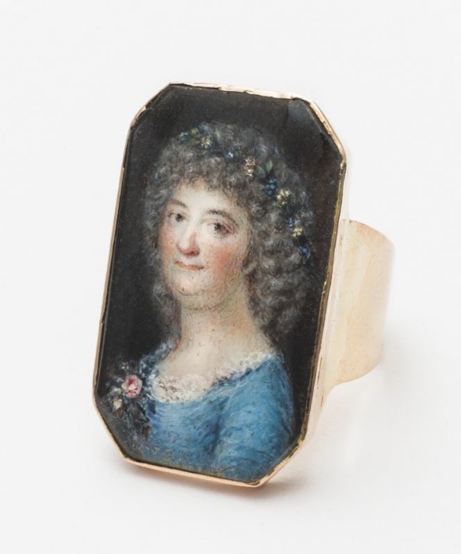 The only known portrait of Märta Helena Reenstierna is this miniature, with an engraving giving the date to 13 November in 1796 – that is to say about three years after she started to write her diary. According to information on the museum catalogue card, the ring was a present to her husband Christian Henrik von Schnell, whilst the gold ring had been made by the jeweller Nils Hoffsten in Stockholm. (Courtesy of: The Nordic Museum. No: NMA.0059486). 