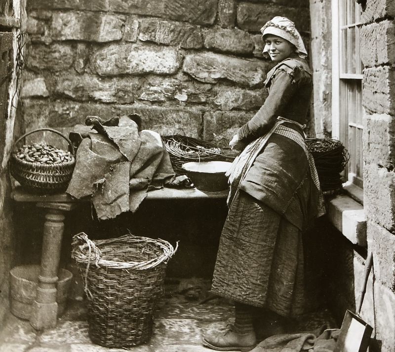 The quilting technique was not only a possibility to reuse fabric pieces for embellishment of home furnishing or for warm bedclothes, another important use was for wadded or quilted clothing. However, no such garments have been preserved in the collections of Whitby Museum, but this photograph ’Girl bating lines’ taken by Frank Meadow Sutcliffe in the nearby coastal village of Runswick Bay circa 1880, gives a detailed view of one such garment. The young woman’s quilted petticoat, worn underneath her woollen dress, was important for warmth as well as durability during hard outdoor work in the fishing communities along the Yorkshire coast. Some of women’s work included baiting lines, cleaning mussels or collecting bate along the beaches. (Courtesy of: Whitby Museum, Photographic Collection, Sutcliffe. 4-8, part of photo).