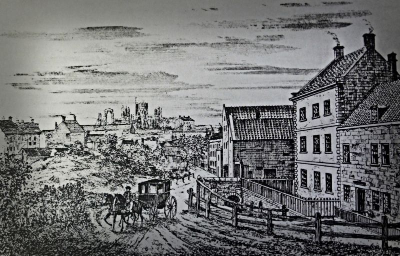 ‘Whitby from Bagdale’ in 1794 with the Abbey at a distance. A depiction which gives a glimpse of travel with a horse-drawn carriage on one of the many steep roads in town, just a few years after Lionel Charlton’s death and in the decade prior to George Young’s arrival in this town. (Collection: Whitby Museum, Library & Archive, Dr. English Prints). Photo: Viveka Hansen, The IK Foundation. 