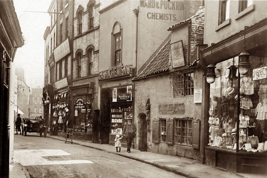 This image taken circa 1918 by an unknown photographer, is evidence for that the Misses Scott by now had moved their shop for a third time to more spacious premises. At this location – 30 Baxtergate – the establishment had useful large-sized shop windows with plenty of room for showing off their assortment of children’s clothes, ladies hats etc. It is however unclear for how long the ladies and children’s outfitter existed in town. (Private ownership).