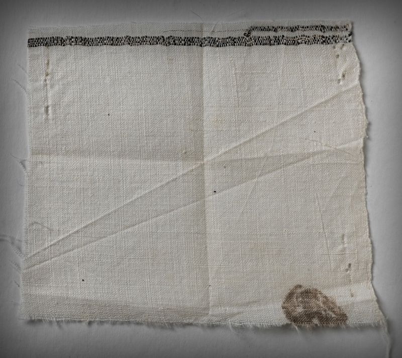A different fabric quality, with links to the Anders Berch Collection and the Surat trade, is this fine cotton, named ‘Surate Duties, finest sort ’, a white cotton tabby, which at the cotton manufacturers in Sweden was regarded as providing the best result for fabric printing. Comparable to the white tabbies, repeatedly listed among ‘cotton goods’ in the 1752 action catalogue, above and below. (Courtesy: The Nordic Museum… No. 17648b:67a. DigitaltMuseum).