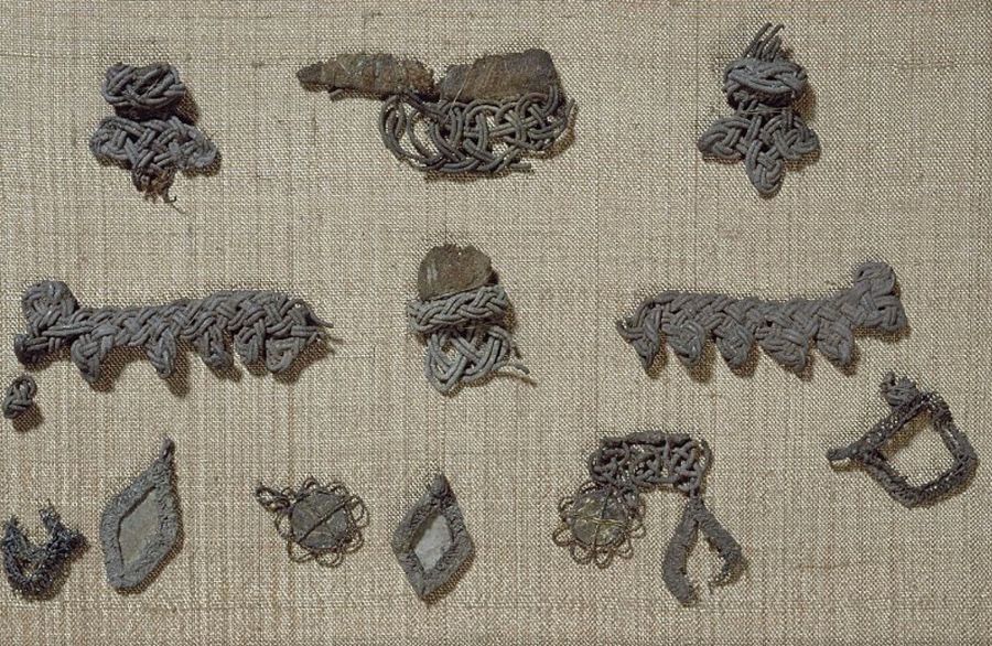 Another comparable set of textile fragments from the Viking Age, may be exemplified with finds from Björkö/Birka  close to Stockholm in Sweden. These illustrated textile fragments as well as the Danish rich textile finds, also  gives us some idea of that plainly woven woollen fabric or variations of twill qualities at this time in the  Nordic area that were added with various complex embellishment – probably only for the wealthier in  the society. (Courtesy of Historiska Museet, Stockholm, Sweden).