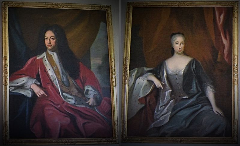 The Excellency’s Drawing Room was also the place for several portraits of family members. Among these the present count in 1758 Carl Fredrik Piper’s parents, which at these separate paintings by David Klöcker Ehrenstråhl demonstrate wealth and power via their luxurious clothing. The portraits can be traced to the years 1690-98, due to that Christina Törne (1673-1752) and Carl Piper (1647-1716) got married in 1690 and the artist died in 1698. The young lady wore a silk gown with elbow-length lace-ruffled sleeves and a banyan style garment, whilst her arm is resting on what seems to be an ermine cape with red woollen or silk lining. Her husband was portrayed in a typical elaborate wig of the time and dressed in a voluminous red silk or woollen ermine edged banyan over a silk justacorps and long-sleeved ruffled shirt with matching cravat. (Collection: Christinehof manor house). Photo: The IK Foundation, London.