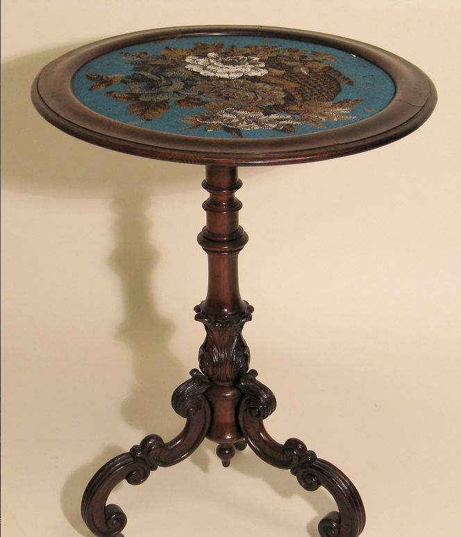 This round walnut table with its embroidered flower arrangement dating circa 1850 is a good comparison to the listed ‘1 table of mahogany, round with embroidery’ in the estate inventory of 1851, kept in the parlour of the Piper family’s Stockholm home. (Courtesy: The Nordic Museum, Sweden. No. NM.0117367. Public Domain).
