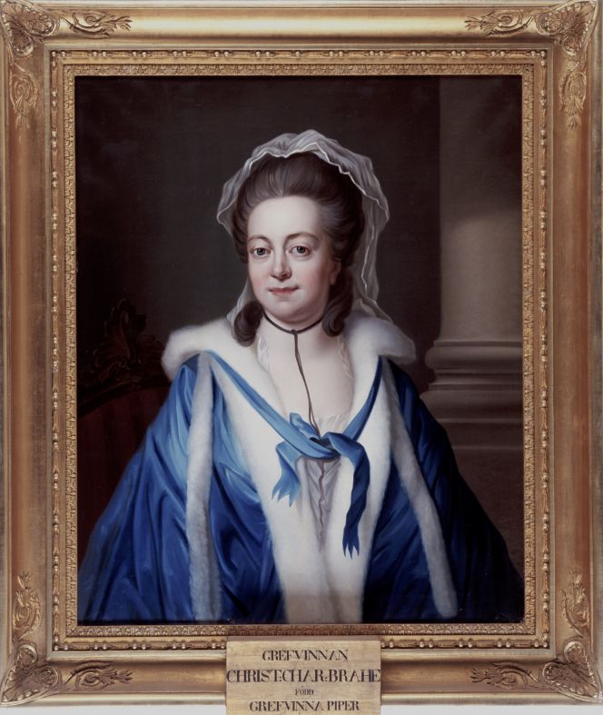 Christina Charlotta Piper (1734-1800), by the famous portrait painter Gustaf Lundberg (1695-1786), probably around the time of her marriage in 1754. She had chosen to be portrayed in a day cap of linen or cotton, a luxurious and equally warm fur lined deep-blue silk cloak, with her gown just visible. (Courtesy: Skokloster Castle, Sweden. no: SKO 3202. Digitalt Museum).