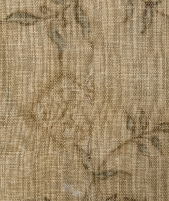 Interestingly, this printed calico, used as the lining on an 18th century Indian palampore originating from the Coromandel Coast, includes the very same mark. This small bale mark is an additional proof for that such fine cottons, imported via the British East India Company, at times ended up in well-to-do Swedish ownership. Hundred years or more later, some of these textiles were donated or sold to museum collections like this example. (Courtesy of: The Nordic Museum…NMA.0025544).