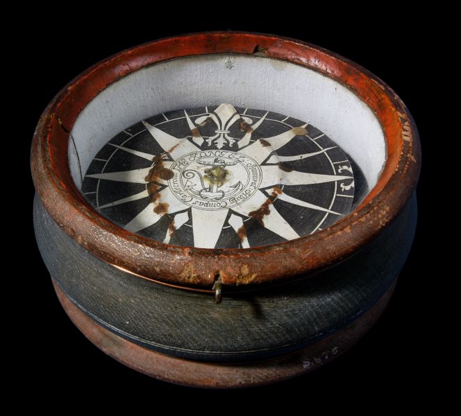 Compass dated 1748, made in the harbour city of Karlskrona. Almost contemporary with Linnaeus’ very first travelling apostle, Christopher Tärnström (1711-1746). His journal states that on 1 December 1745, he left home and, ten days later, arrived in Göteborg, where the ship Calmar was anchored. It was not until 13 February 1746 that the ship set sail, however, and his real voyage began. In its entirety, his travel journal is meticulously detailed, with descxxxriptions of daily life on board as well as his more professional duties. Although it was not for him to tend to the scientific instruments whilst being a ship’s chaplain on this East India ship, they must have interested him greatly as he willingly participated in the work with compasses, thermometers, hourglasses and the navigators’ observations. (Courtesy: Statens Sjöhistoriska Museum, Stockholm, Sweden).  