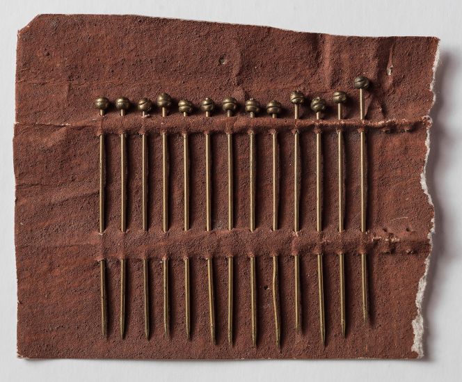 These unused pins (dated to c.1731) were part of professor of economics Anders Berch’s (1711-1774) collection in Uppsala. (Courtesy: Nordic Museum, Sweden. No: NM.0017648B:490. DigitaltMuseum).
