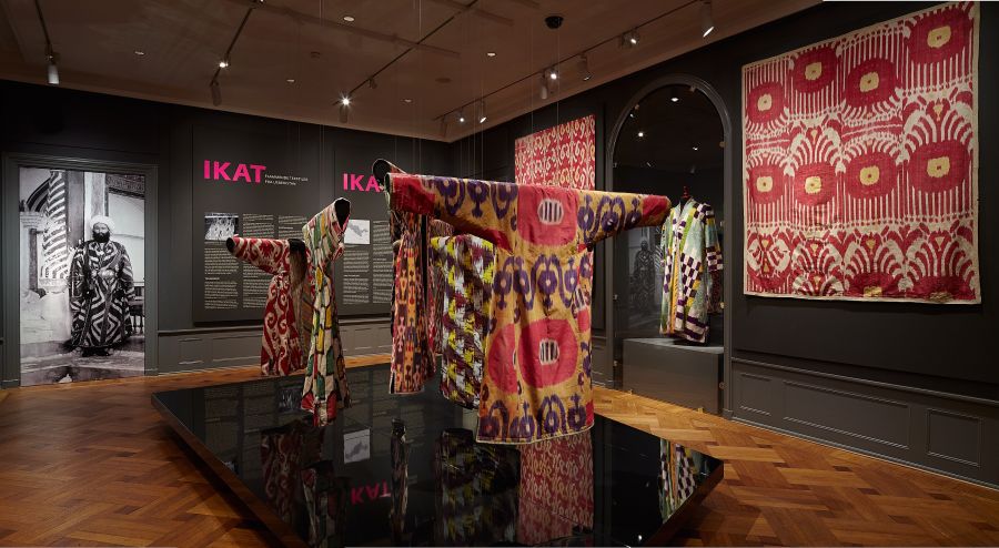 Courtesy of: The David Collection, The Exhibition: Ikat – Flaming Textiles from Uzbekistan (2012-2013).